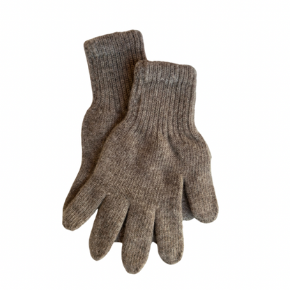 Paire de gants en laine de yak taupe sur fond blanc
